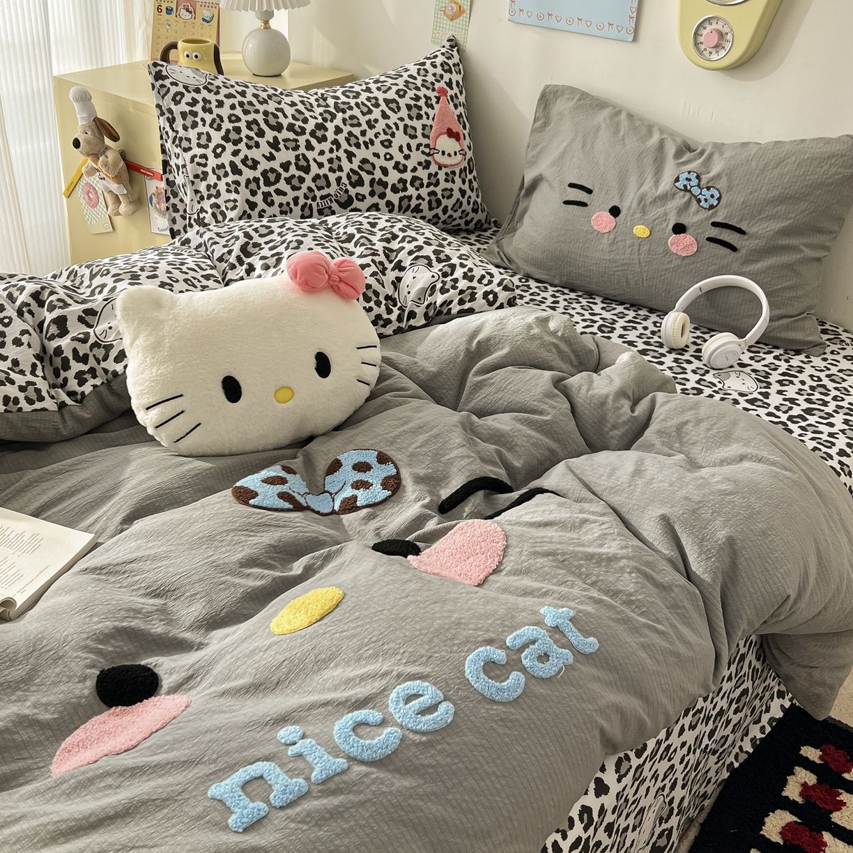 91家纺网 家纺一手货源 找家纺 花伞家居 2026新款表情喵毛巾绣A类皱皱纱四件套含买家秀 表情喵-松烟灰