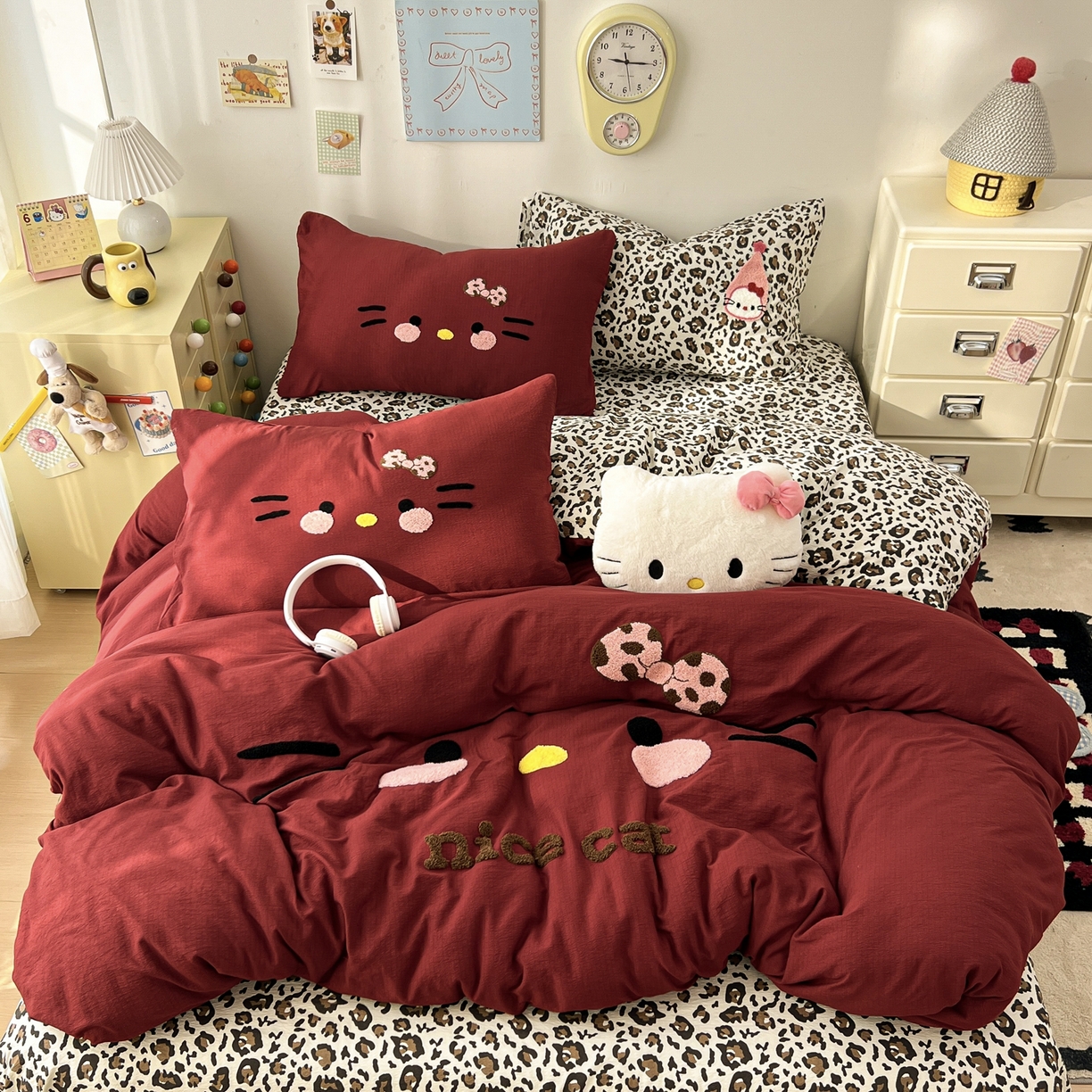 91家纺网 家纺一手货源 找家纺 花伞家居 2026新款表情喵毛巾绣A类皱皱纱四件套含买家秀 表情喵-绛红