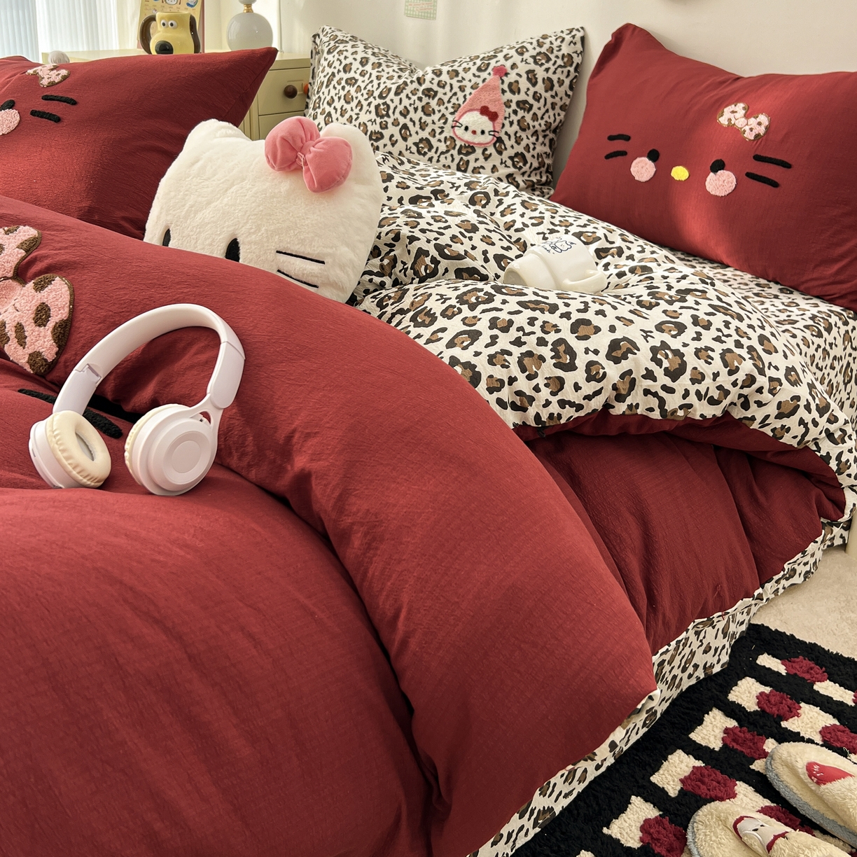 91家纺网 家纺一手货源 找家纺 花伞家居 2026新款表情喵毛巾绣A类皱皱纱四件套含买家秀 表情喵-绛红