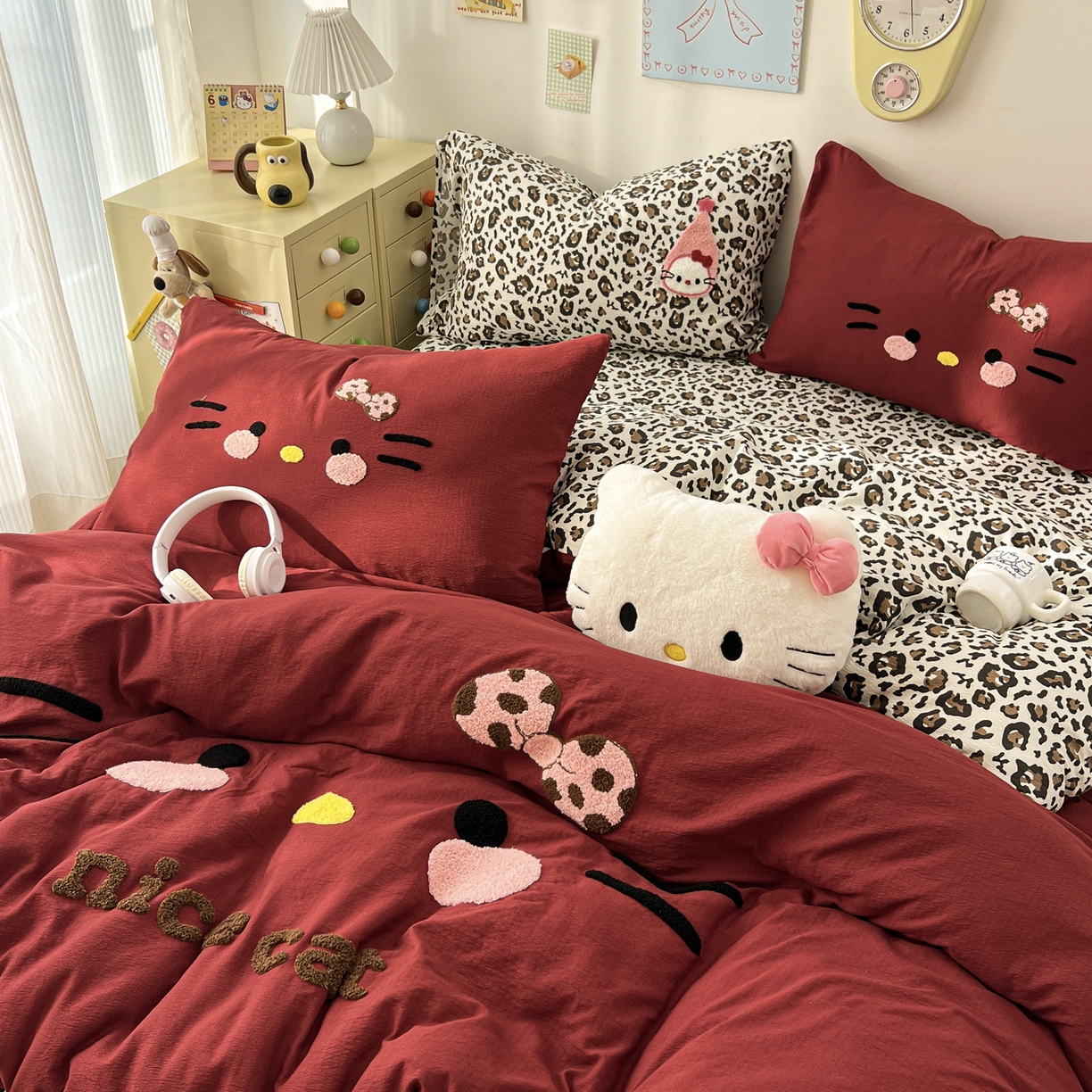 91家纺网 家纺一手货源 找家纺 花伞家居 2026新款表情喵毛巾绣A类皱皱纱四件套含买家秀 表情喵-绛红