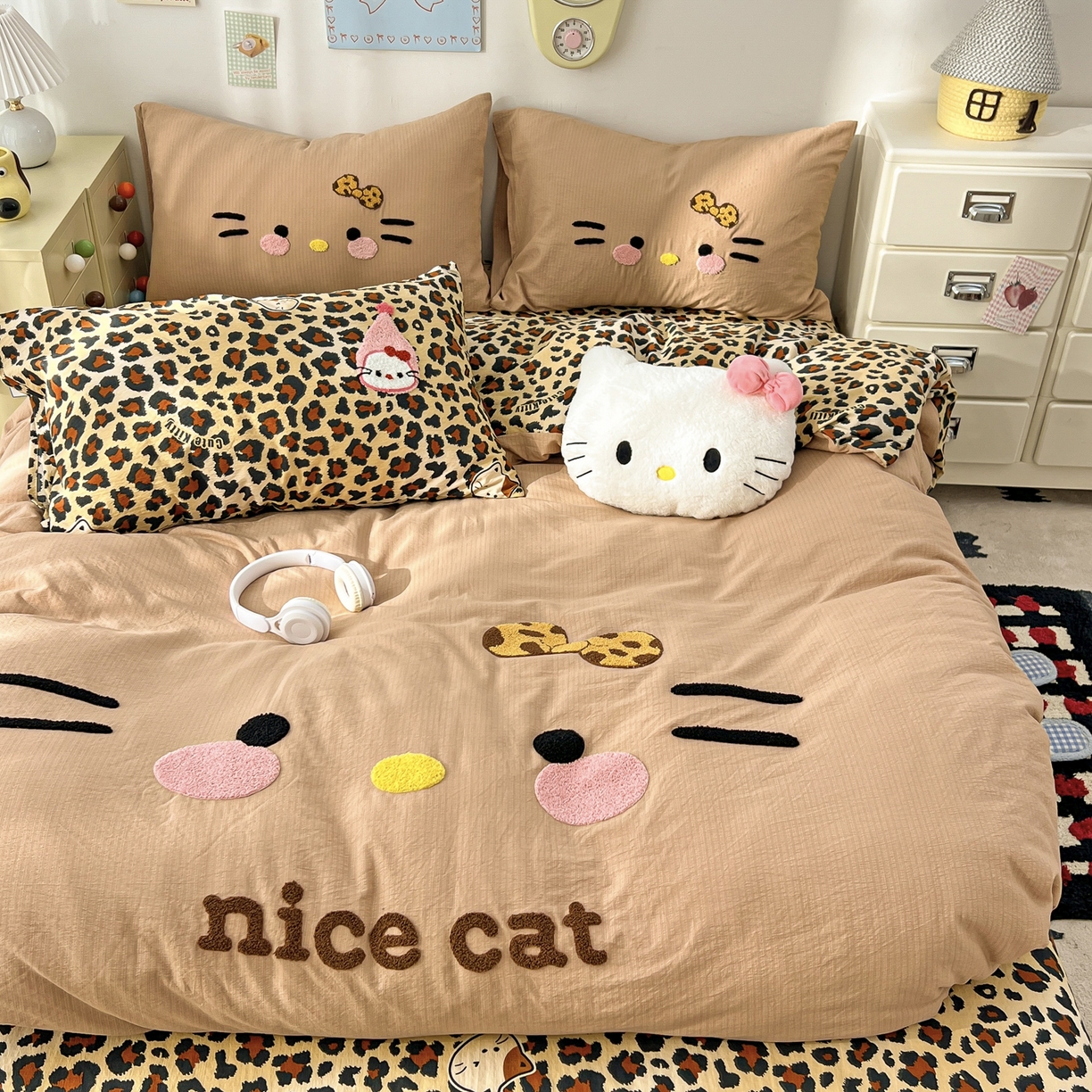 91家纺网 家纺一手货源 找家纺 花伞家居 2026新款表情喵毛巾绣A类皱皱纱四件套含买家秀 表情喵-卡其