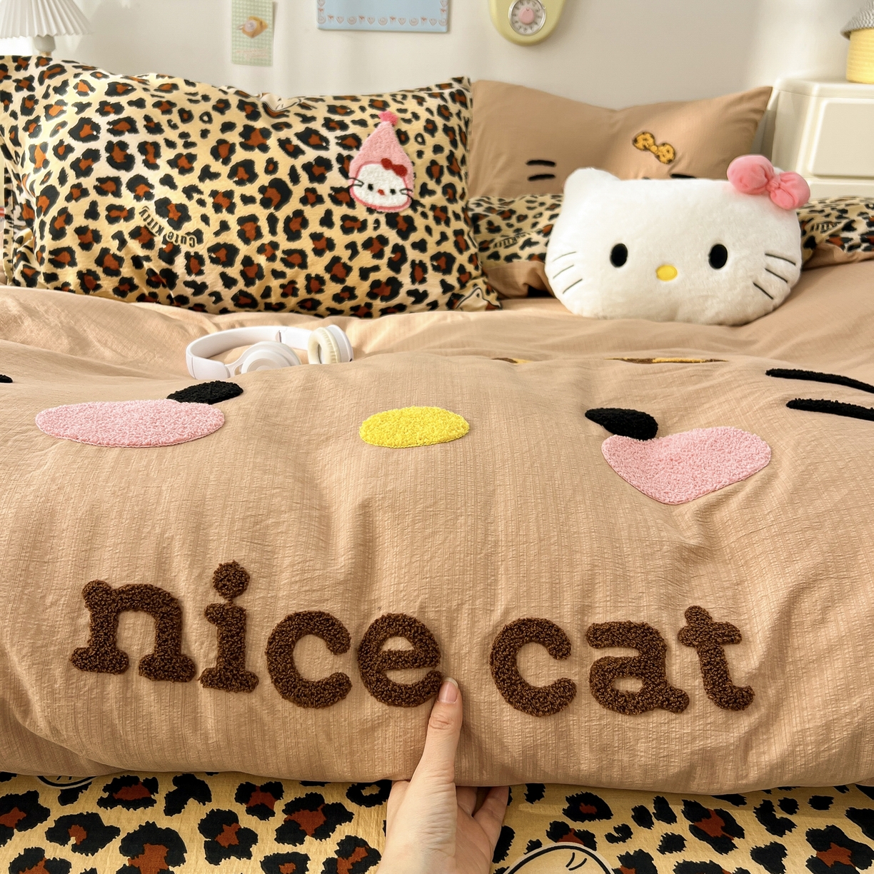 91家纺网 家纺一手货源 找家纺 花伞家居 2026新款表情喵毛巾绣A类皱皱纱四件套含买家秀 表情喵-卡其