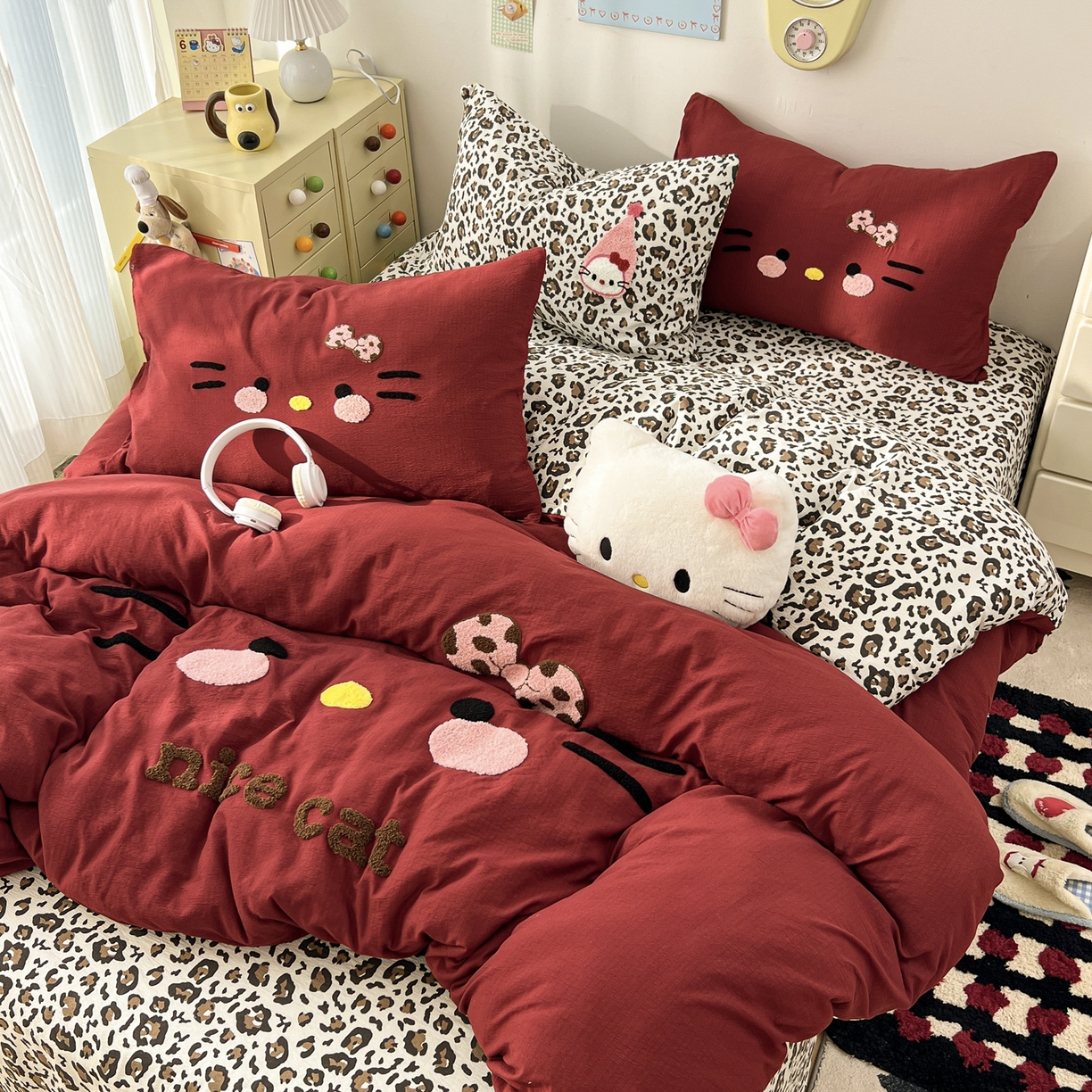 91家纺网 家纺一手货源 找家纺 花伞家居 2026新款表情喵毛巾绣A类皱皱纱四件套含买家秀 表情喵-绛红