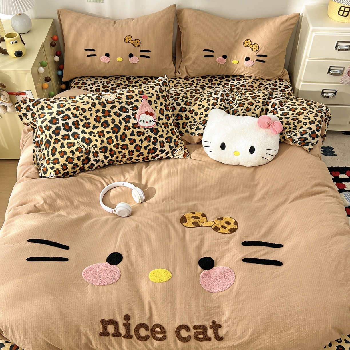 91家纺网 家纺一手货源 找家纺 花伞家居 2026新款表情喵毛巾绣A类皱皱纱四件套含买家秀 表情喵-卡其