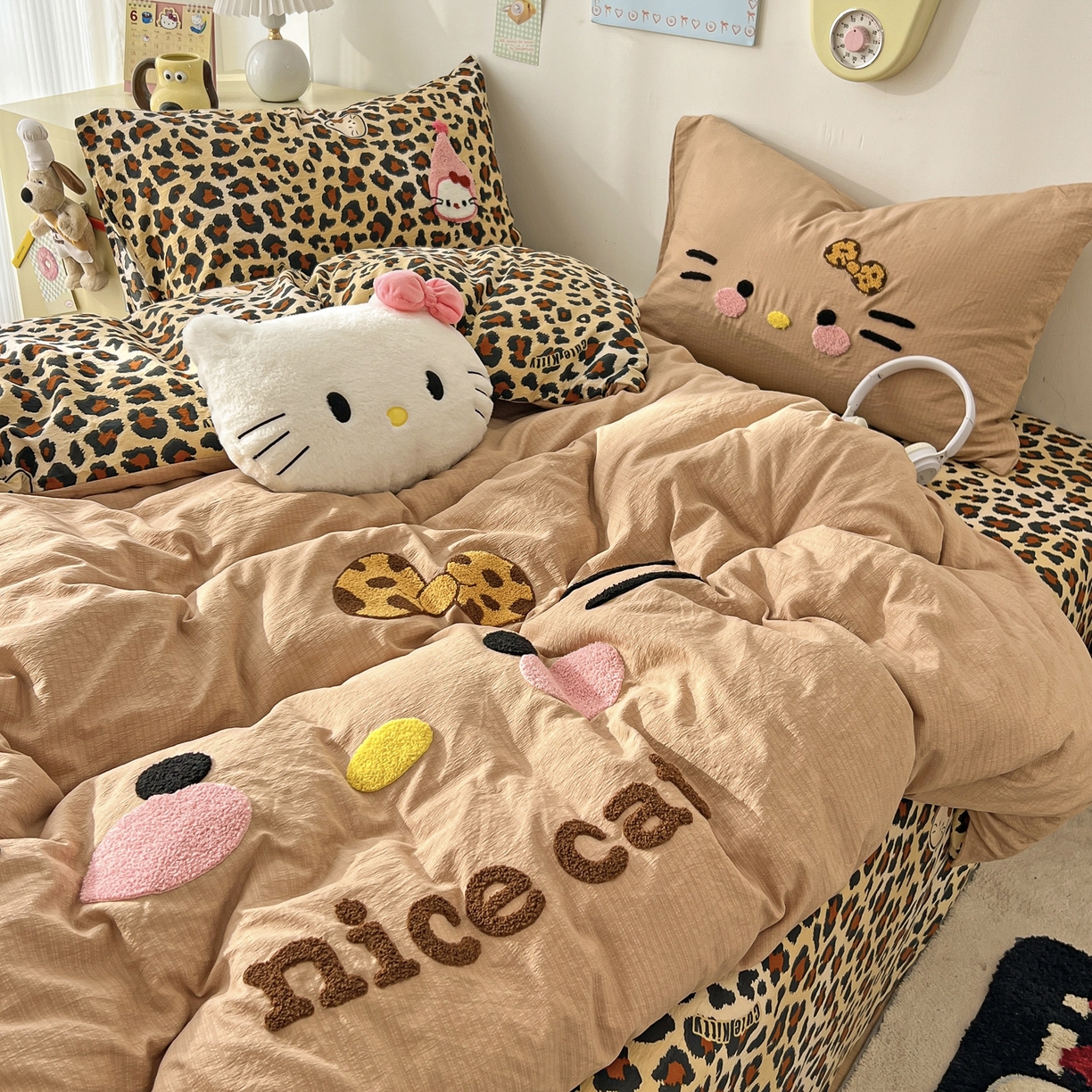 91家纺网 家纺一手货源 找家纺 花伞家居 2026新款表情喵毛巾绣A类皱皱纱四件套含买家秀 表情喵-卡其