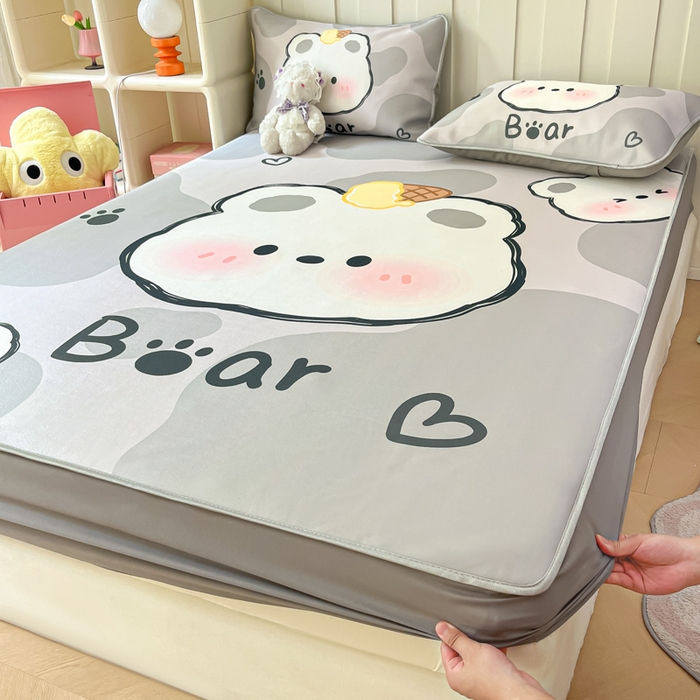 91家纺网 家纺一手货源 找家纺 柒月家居 2026新款大版印花碳光冰丝席床笠款凉席 床笠-斑点熊灰