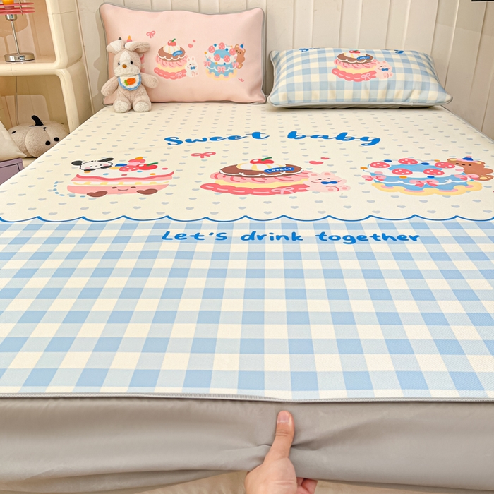 91家纺网 家纺一手货源 找家纺 柒月家居 2026新款大版印花碳光冰丝席床笠款凉席 床笠-蛋糕派对