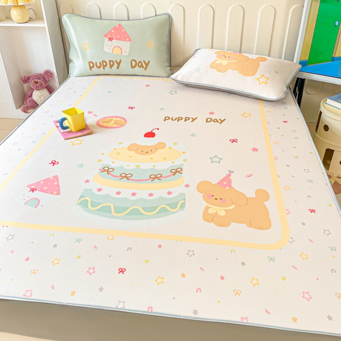 91家纺网 家纺一手货源 找家纺 柒月家居 2026新款大版印花碳光冰丝席床笠款凉席 床笠-蛋糕汪汪