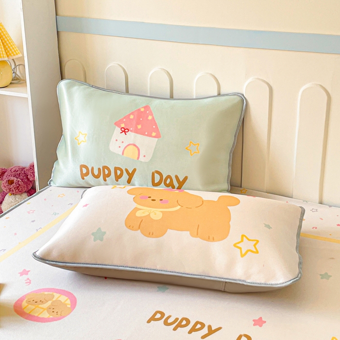 91家纺网 家纺一手货源 找家纺 柒月家居 2026新款大版印花碳光冰丝席床笠款凉席 床笠-蛋糕汪汪