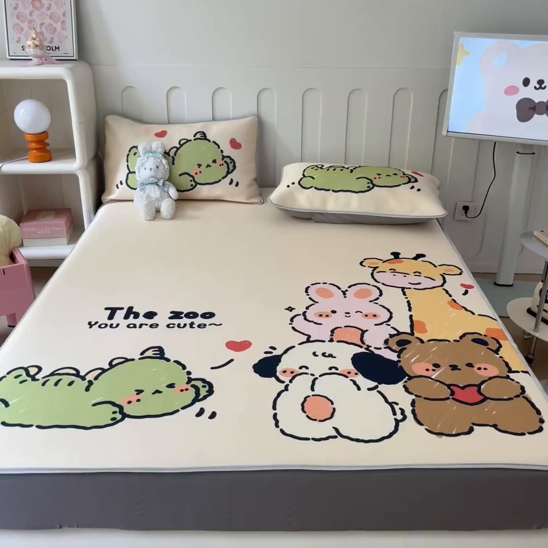 91家纺网 家纺一手货源 找家纺 柒月家居 2026新款大版印花碳光冰丝席床笠款凉席 床笠-动物派对