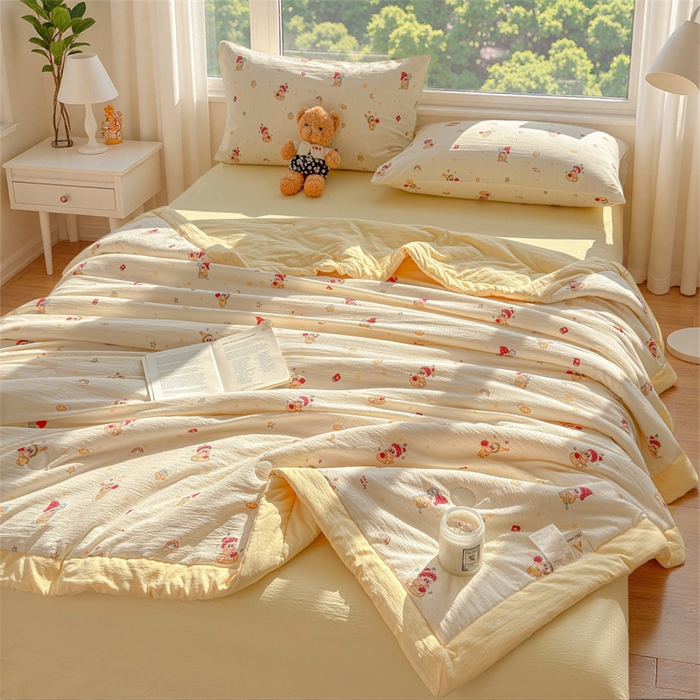 91家纺网 家纺一手货源 找家纺 晓时候 2026新款双层纱印花夏被床盖四件套新疆棉花被夏凉被空调被单夏被 萌萌星星人