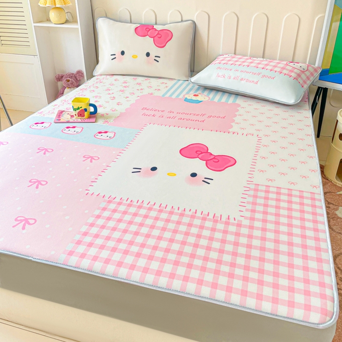 91家纺网 家纺一手货源 找家纺 柒月家居 2026新款大版印花碳光冰丝席床笠款凉席 床笠-猫猫小窝