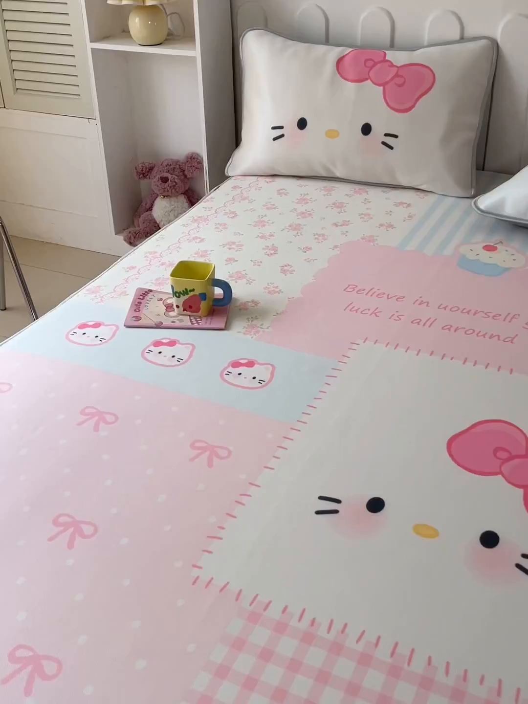 91家纺网 家纺一手货源 找家纺 柒月家居 2026新款大版印花碳光冰丝席床笠款凉席 床笠-猫猫小窝