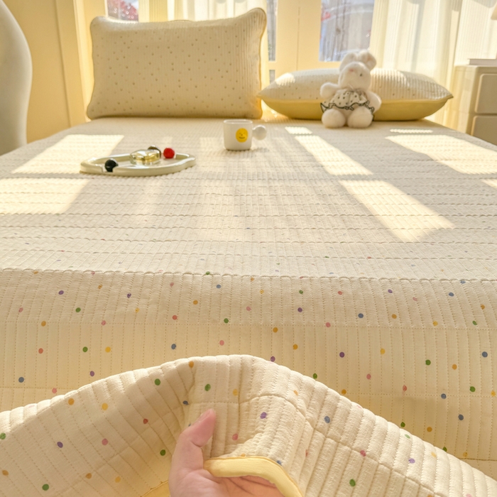 91家纺网 家纺一手货源 找家纺 晓时候 2026新款双层纱印花夏被床盖四件套新疆棉花被夏凉被空调被单夏被 多彩波点