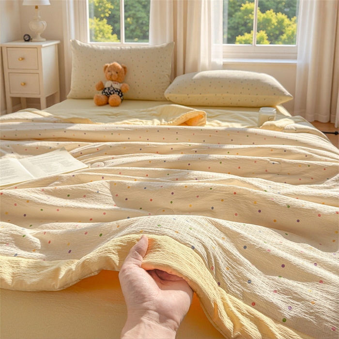 91家纺网 家纺一手货源 找家纺 晓时候 2026新款双层纱印花夏被床盖四件套新疆棉花被夏凉被空调被单夏被 多彩波点