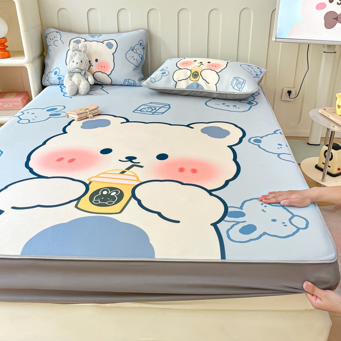 91家纺网 家纺一手货源 找家纺 柒月家居 2026新款大版印花碳光冰丝席床笠款凉席 床笠-萌宝