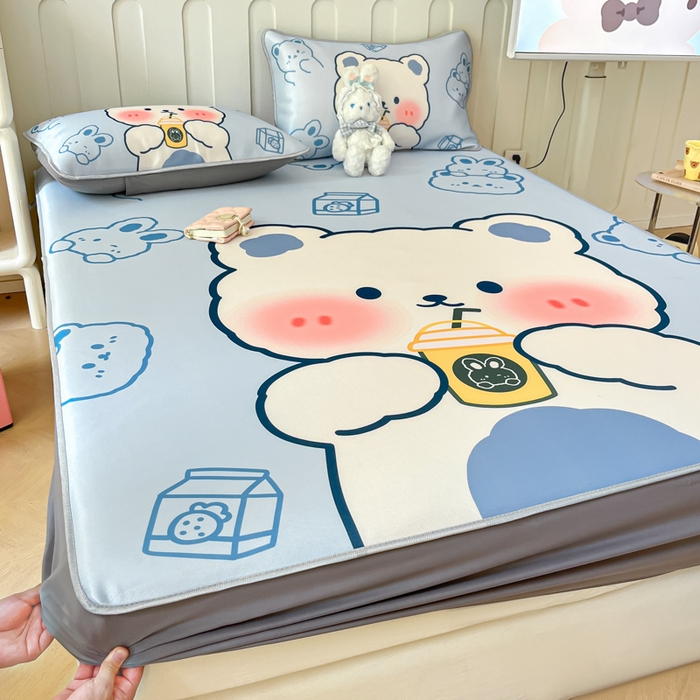 91家纺网 家纺一手货源 找家纺 柒月家居 2026新款大版印花碳光冰丝席床笠款凉席 床笠-萌宝