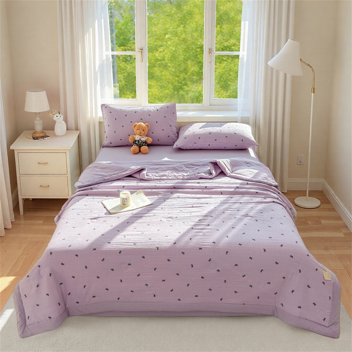 91家纺网 家纺一手货源 找家纺 晓时候 2026新款双层纱印花夏被床盖四件套新疆棉花被夏凉被空调被单夏被 蝴蝶结-紫