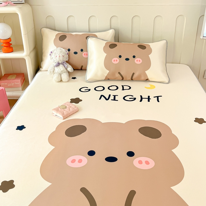 91家纺网 家纺一手货源 找家纺 柒月家居 2026新款大版印花碳光冰丝席床笠款凉席 床笠-晚安熊