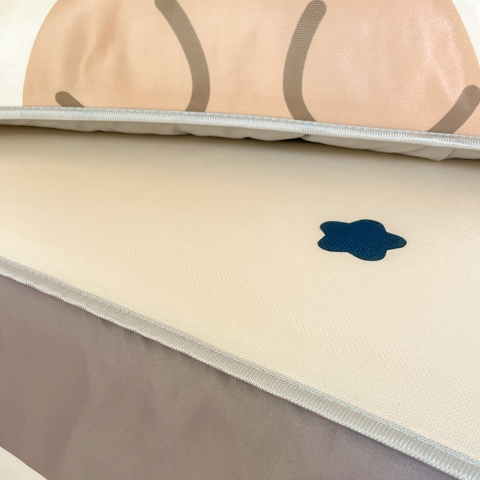 91家纺网 家纺一手货源 找家纺 柒月家居 2026新款大版印花碳光冰丝席床笠款凉席 床笠-晚安熊