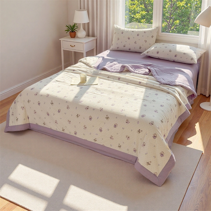 91家纺网 家纺一手货源 找家纺 晓时候 2026新款双层纱印花夏被床盖四件套新疆棉花被夏凉被空调被单夏被 花间兔