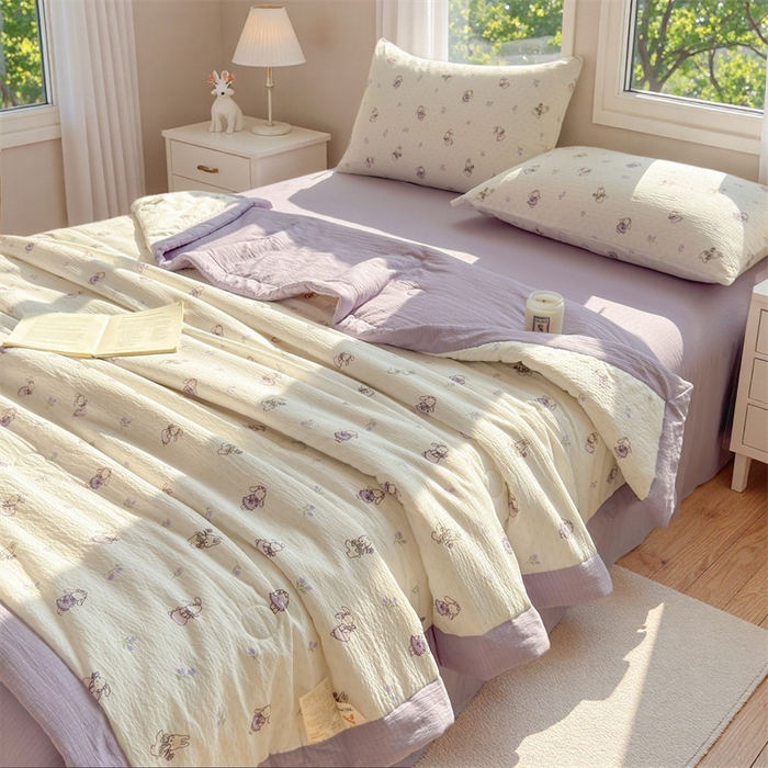 91家纺网 家纺一手货源 找家纺 晓时候 2026新款双层纱印花夏被床盖四件套新疆棉花被夏凉被空调被单夏被 花间兔