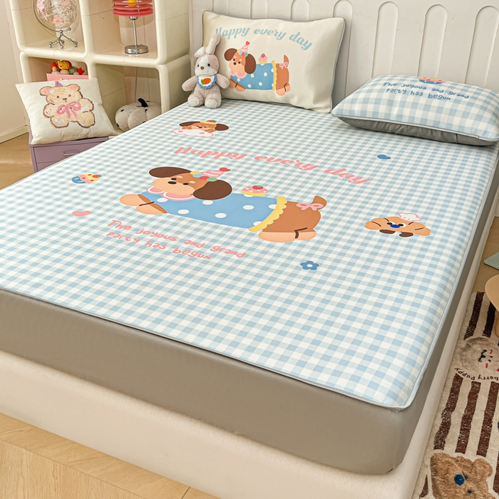 91家纺网 家纺一手货源 找家纺 柒月家居 2026新款大版印花碳光冰丝席床笠款凉席 床笠-汪汪乐园