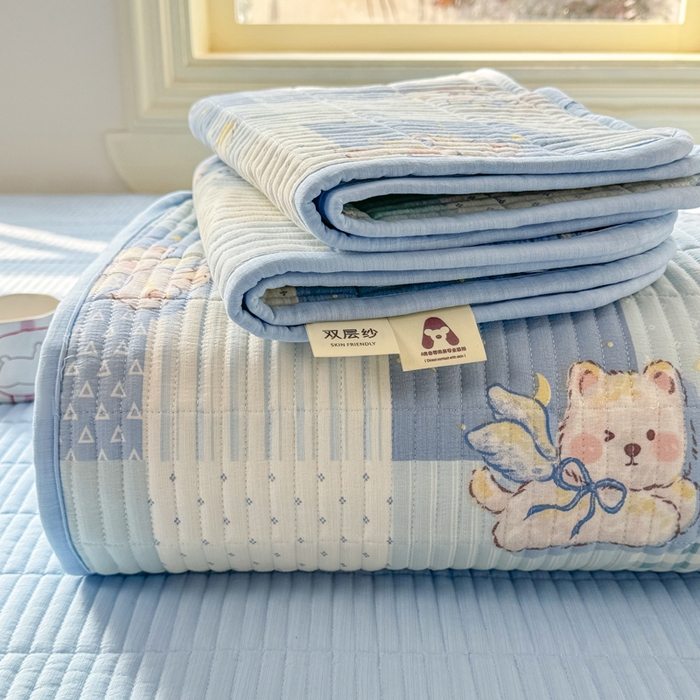 91家纺网 家纺一手货源 找家纺 晓时候 2026新款双层纱印花夏被床盖四件套新疆棉花被夏凉被空调被单夏被 蓝色泡芙狗