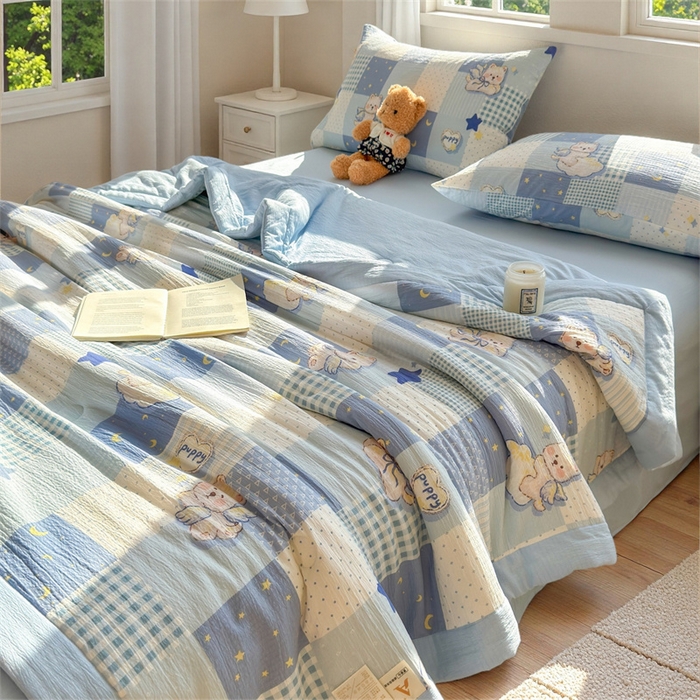 91家纺网 家纺一手货源 找家纺 晓时候 2026新款双层纱印花夏被床盖四件套新疆棉花被夏凉被空调被单夏被 蓝色泡芙狗