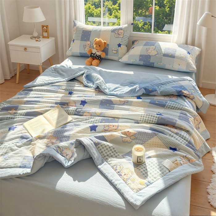 91家纺网 家纺一手货源 找家纺 晓时候 2026新款双层纱印花夏被床盖四件套新疆棉花被夏凉被空调被单夏被 蓝色泡芙狗