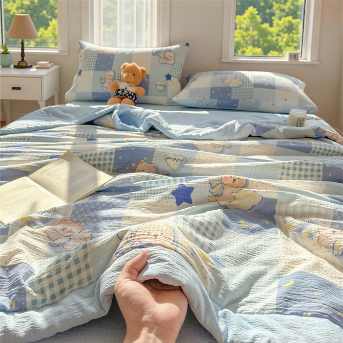 91家纺网 家纺一手货源 找家纺 晓时候 2026新款双层纱印花夏被床盖四件套新疆棉花被夏凉被空调被单夏被 蓝色泡芙狗