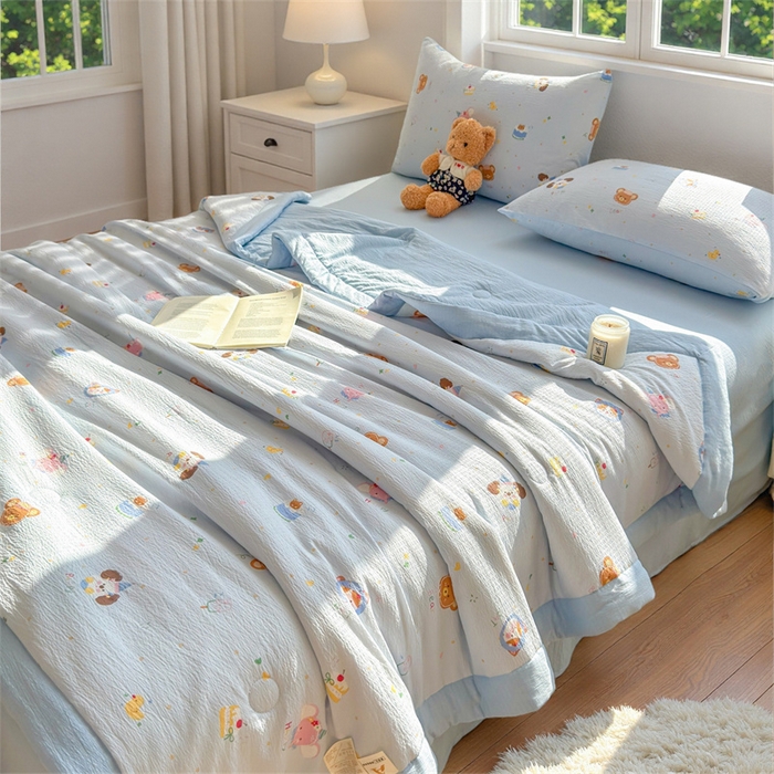 91家纺网 家纺一手货源 找家纺 晓时候 2026新款双层纱印花夏被床盖四件套新疆棉花被夏凉被空调被单夏被 萌宠派对