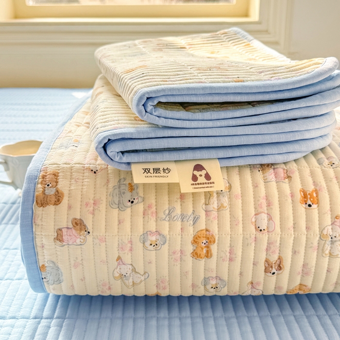 91家纺网 家纺一手货源 找家纺 晓时候 2026新款双层纱印花夏被床盖四件套新疆棉花被夏凉被空调被单夏被 奶芙狗