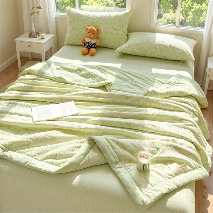 91家纺网 家纺一手货源 找家纺 晓时候 2026新款双层纱印花夏被床盖四件套新疆棉花被夏凉被空调被单夏被 芊芊花语