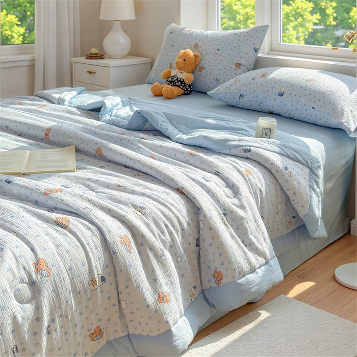 91家纺网 家纺一手货源 找家纺 晓时候 2026新款双层纱印花夏被床盖四件套新疆棉花被夏凉被空调被单夏被 俏皮狗