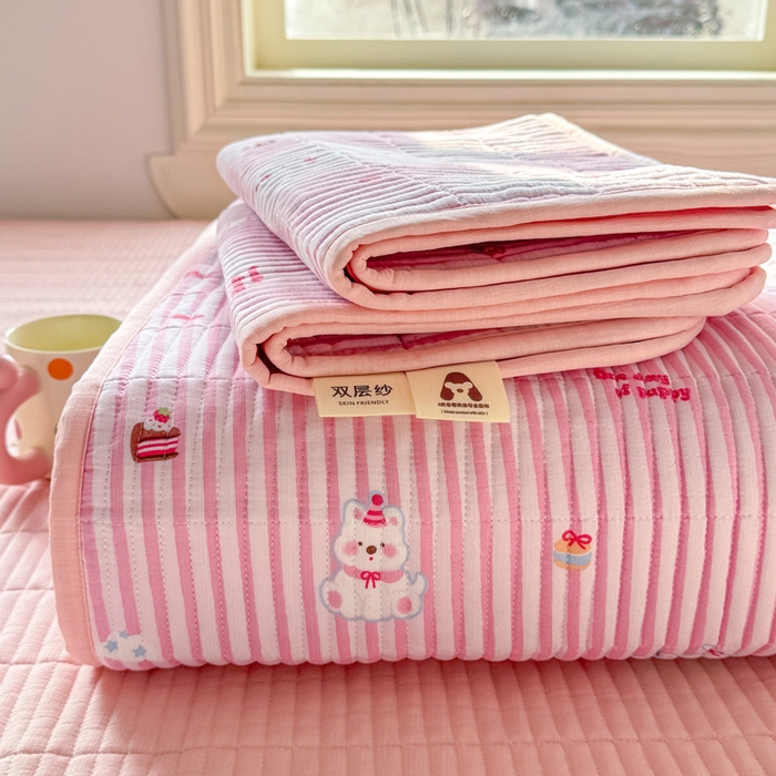 91家纺网 家纺一手货源 找家纺 晓时候 2026新款双层纱印花夏被床盖四件套新疆棉花被夏凉被空调被单夏被 甜甜西高地