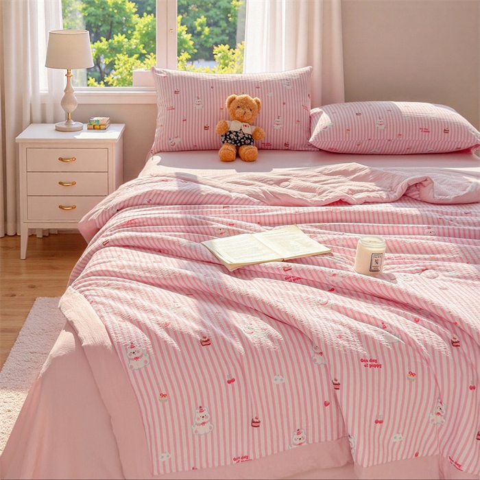 91家纺网 家纺一手货源 找家纺 晓时候 2026新款双层纱印花夏被床盖四件套新疆棉花被夏凉被空调被单夏被 甜甜西高地