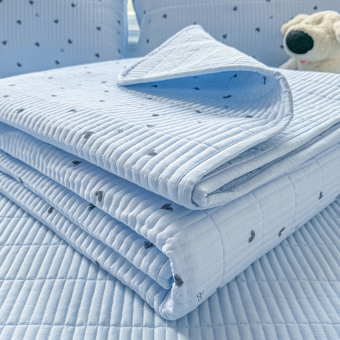 91家纺网 家纺一手货源 找家纺 晓时候 2026新款双层纱印花夏被床盖四件套新疆棉花被夏凉被空调被单夏被 小确幸