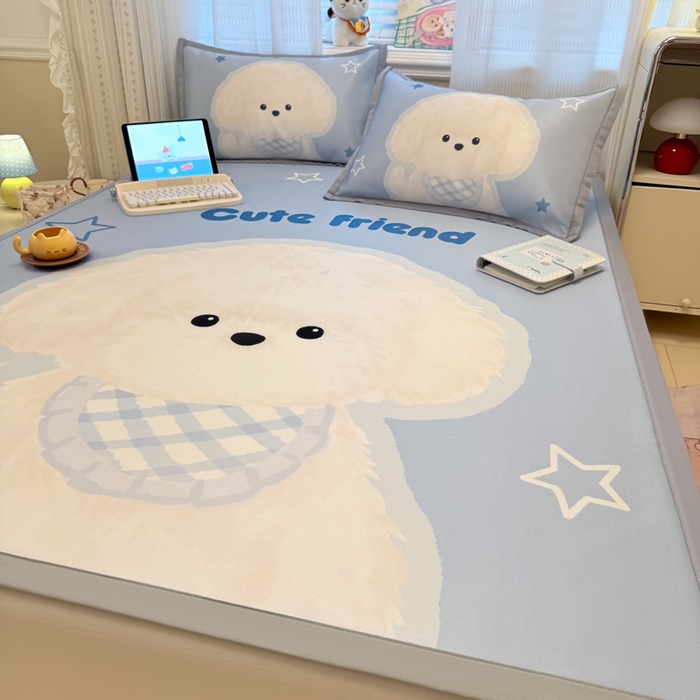 91家纺网 家纺一手货源 找家纺 柒月家居 2026新款大版印花碳光冰丝席床席款凉席 围兜狗狗