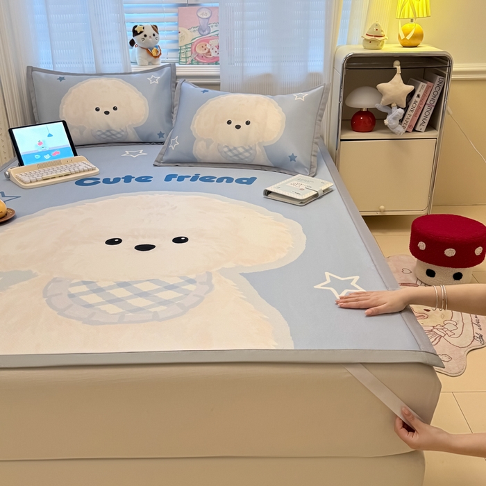 91家纺网 家纺一手货源 找家纺 柒月家居 2026新款大版印花碳光冰丝席床席款凉席 围兜狗狗