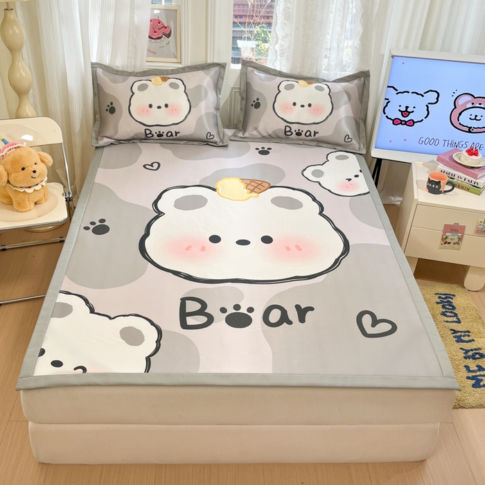 91家纺网 家纺一手货源 找家纺 柒月家居 2026新款大版印花碳光冰丝席床席款凉席 斑点熊