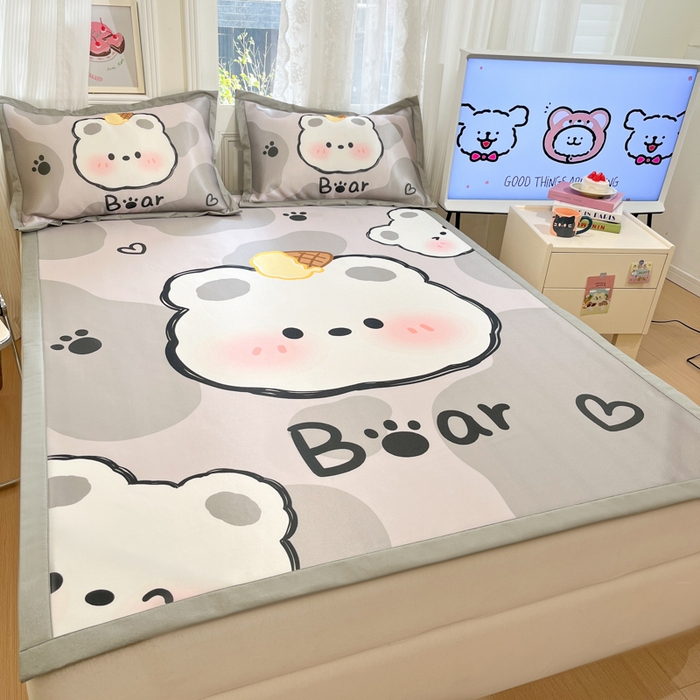 91家纺网 家纺一手货源 找家纺 柒月家居 2026新款大版印花碳光冰丝席床席款凉席 斑点熊