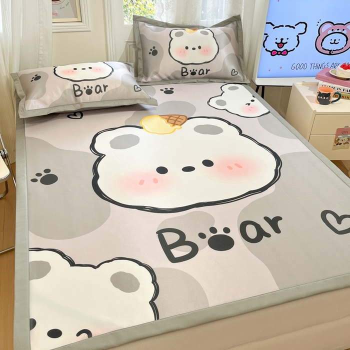 91家纺网 家纺一手货源 找家纺 柒月家居 2026新款大版印花碳光冰丝席床席款凉席 斑点熊