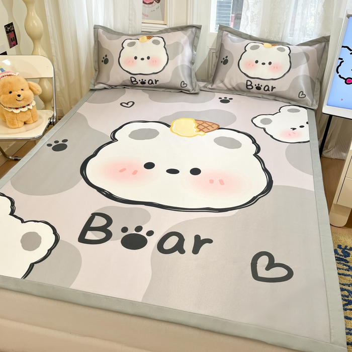 91家纺网 家纺一手货源 找家纺 柒月家居 2026新款大版印花碳光冰丝席床席款凉席 斑点熊