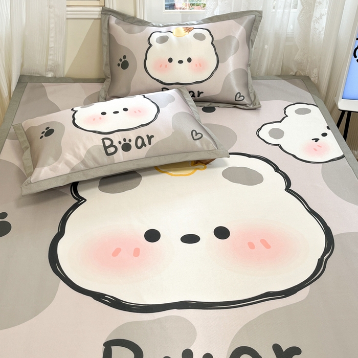 91家纺网 家纺一手货源 找家纺 柒月家居 2026新款大版印花碳光冰丝席床席款凉席 斑点熊