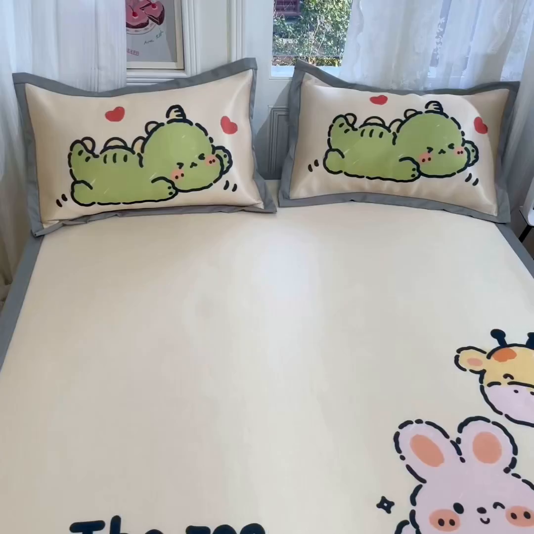 91家纺网 家纺一手货源 找家纺 柒月家居 2026新款大版印花碳光冰丝席床席款凉席 动物世界