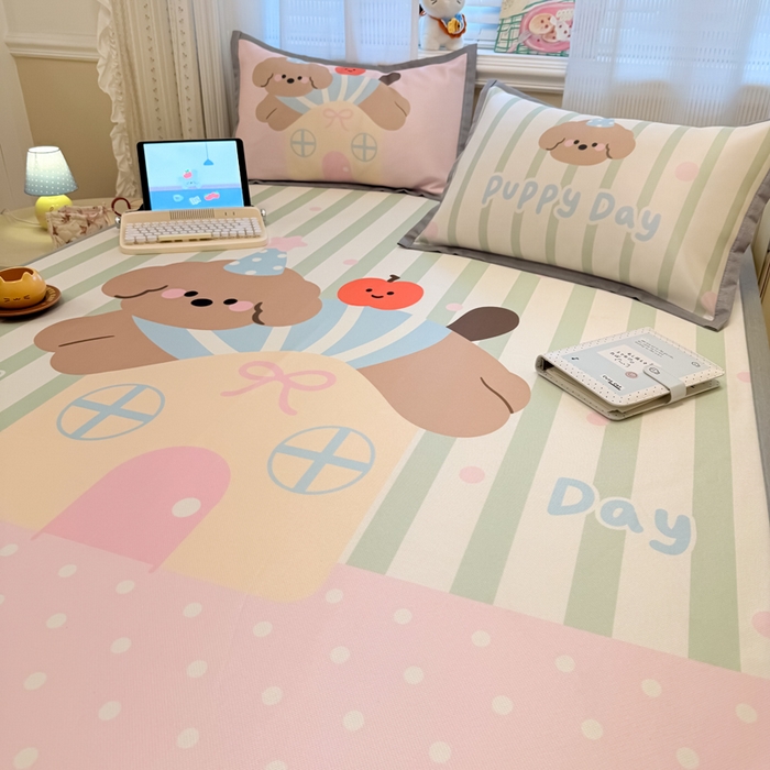 91家纺网 家纺一手货源 找家纺 柒月家居 2026新款大版印花碳光冰丝席床席款凉席 房子小狗