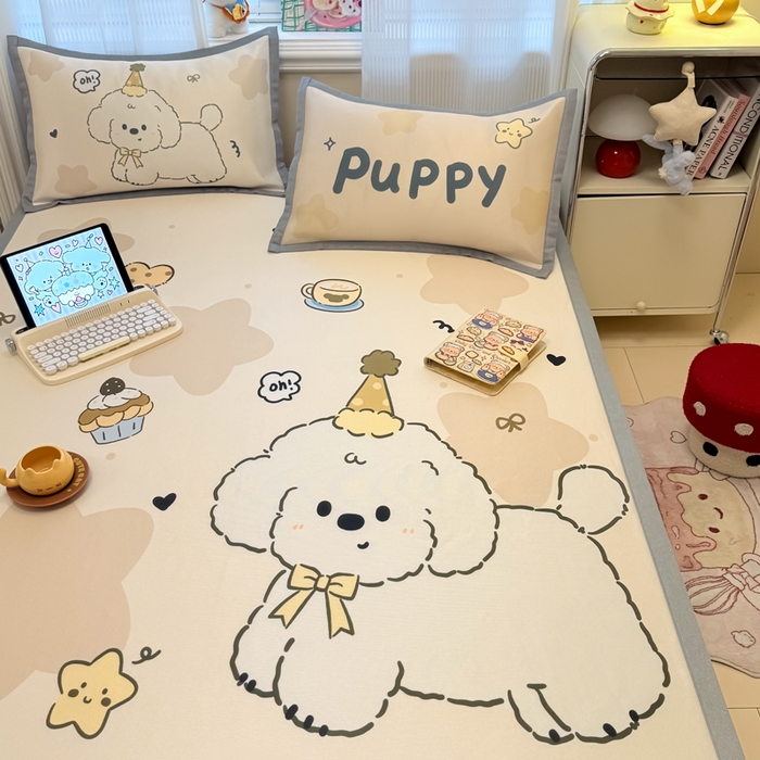 91家纺网 家纺一手货源 找家纺 柒月家居 2026新款大版印花碳光冰丝席床席款凉席 卷卷白狗