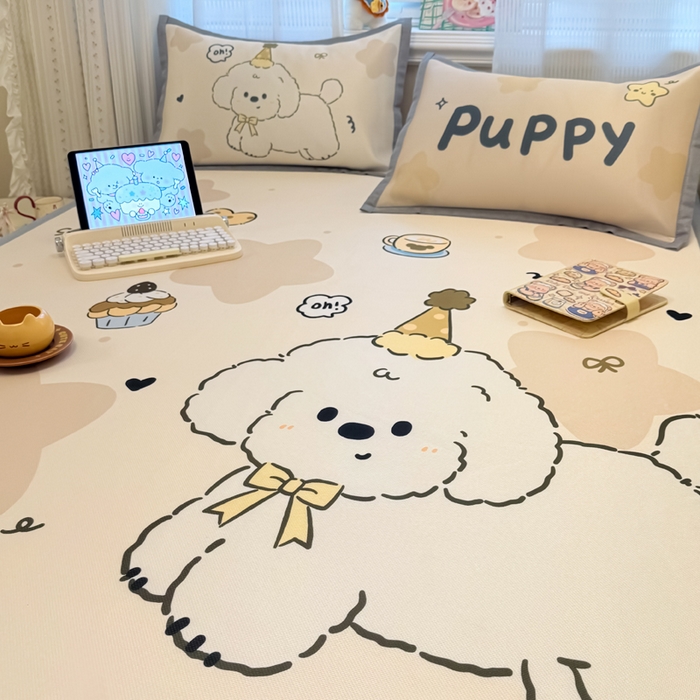 91家纺网 家纺一手货源 找家纺 柒月家居 2026新款大版印花碳光冰丝席床席款凉席 卷卷白狗