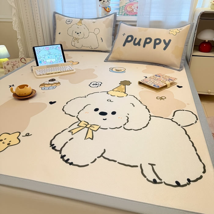 91家纺网 家纺一手货源 找家纺 柒月家居 2026新款大版印花碳光冰丝席床席款凉席 卷卷白狗